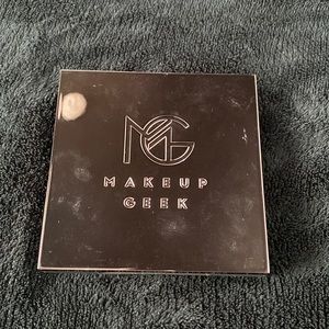 Makeup palette empty magnetic palette. Mirrored. Used but in great condition.